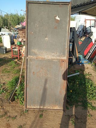 Puerta hierro