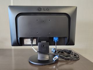 Monitor LG de 19 pulgadas