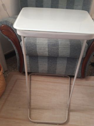 Mesa auxiliar multifuncional