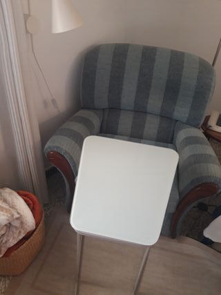 Mesa auxiliar multifuncional