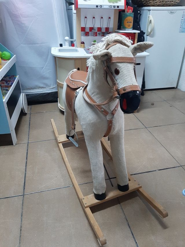 Cavalinho de madeira