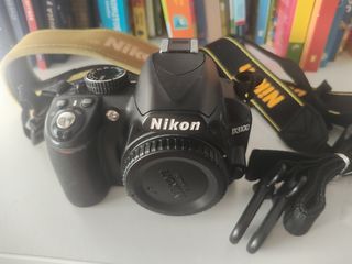 Cámara Reflex Nikon en caja. Kit 2 Objetivos incl.