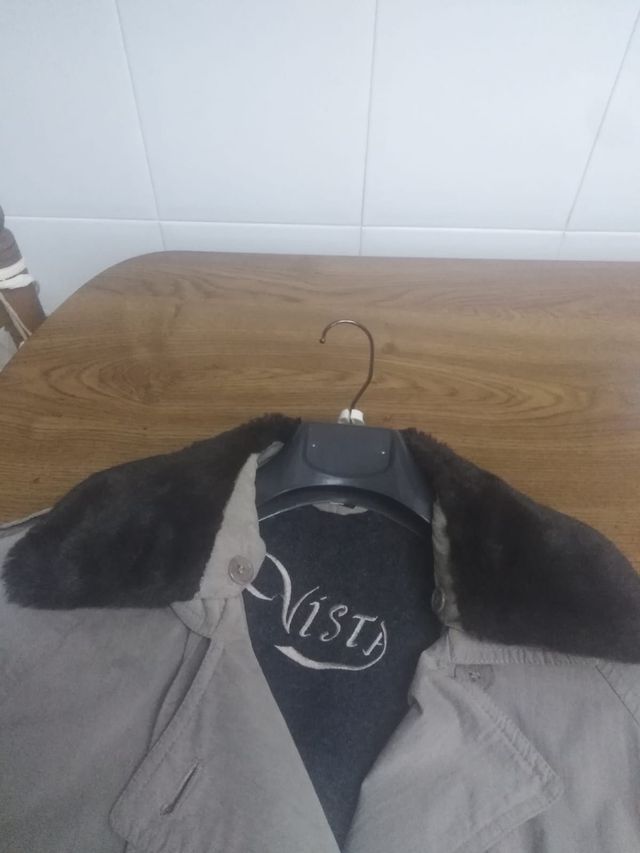 GABARDINA CUELLO DE PIEL. MUJER