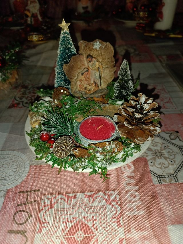 Centrotavola Natalizio decorato a mano