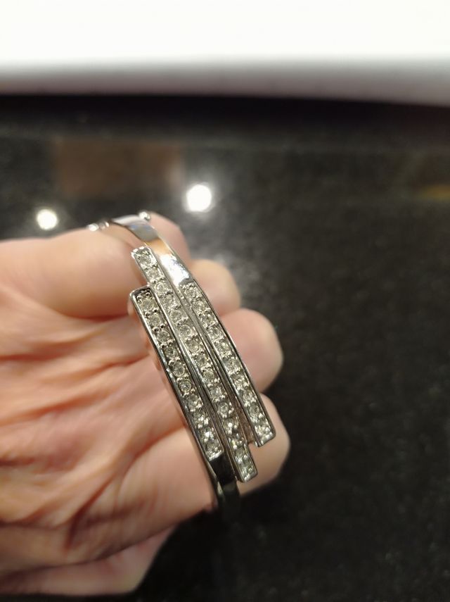 Camille Lucie bracciale rigido.