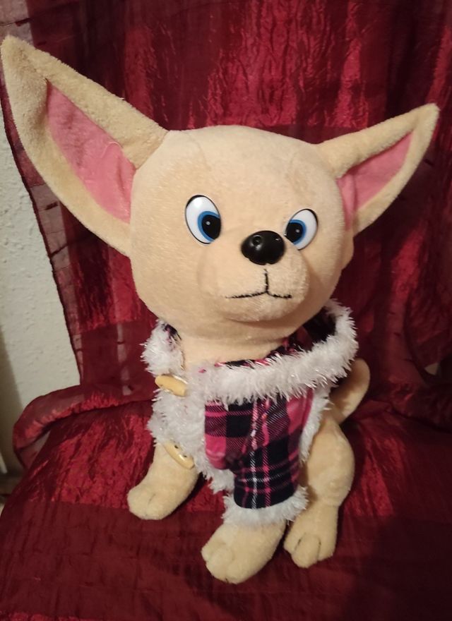 Peluche perrita chihuahua