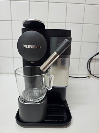 Nespresso Lattissima negro