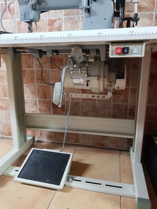 Maquina de coser industeial