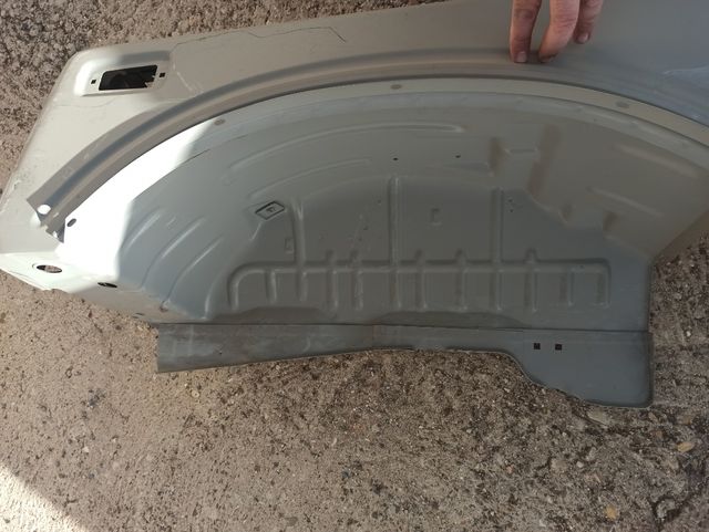 Suzuki SJ410-Aleta delantera Izquierda