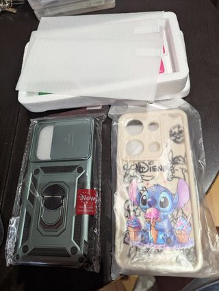 3 protectores pantalla y dos Fundas redmi note 13