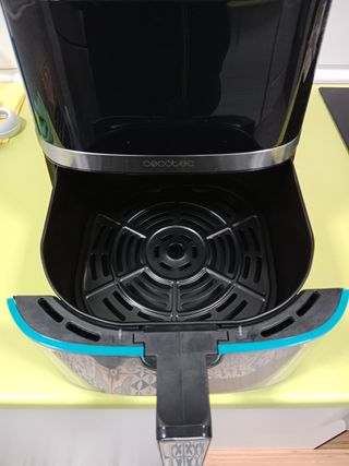 Freidora de aire Cecotec.