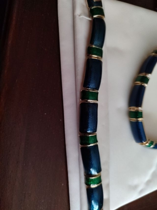 Conjunto collar, pendientes y pulseras