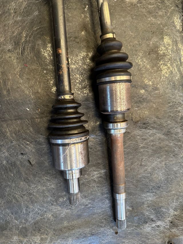 Palieres reforzados saxo 16v con apoyo plano.