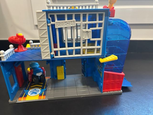 Comisaria de policia superzings