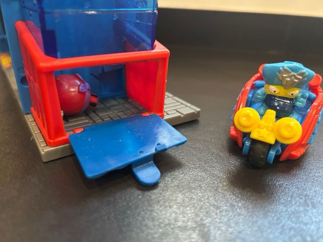 Comisaria de policia superzings