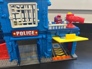 Comisaria de policia superzings