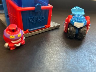Comisaria de policia superzings