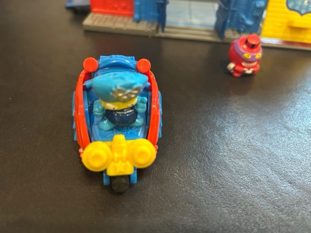 Comisaria de policia superzings