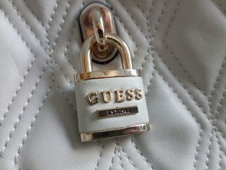 Bolso Guess sin usar