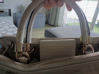 Bolso Guess sin usar