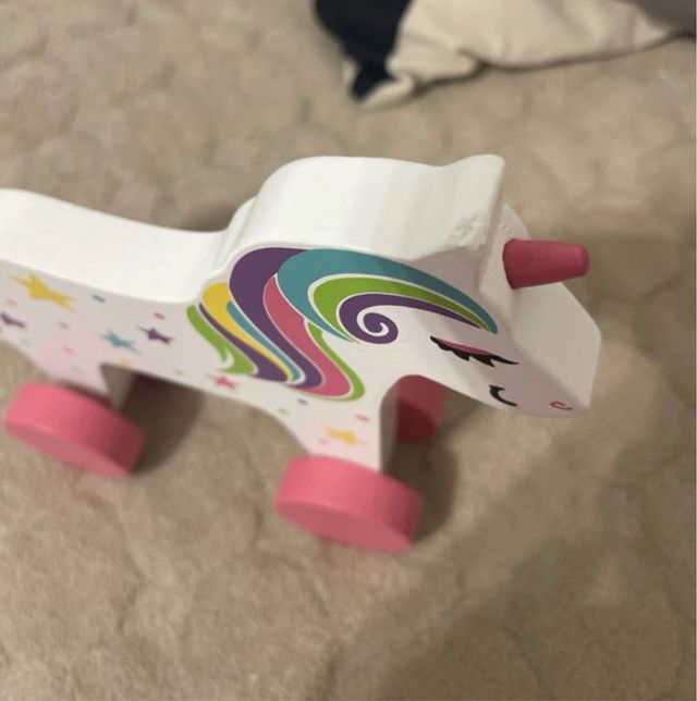 Unicorno in legno