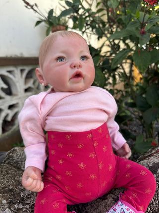 Bebé reborn pintado a mano