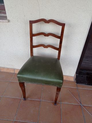 Sillas antiguas de madera