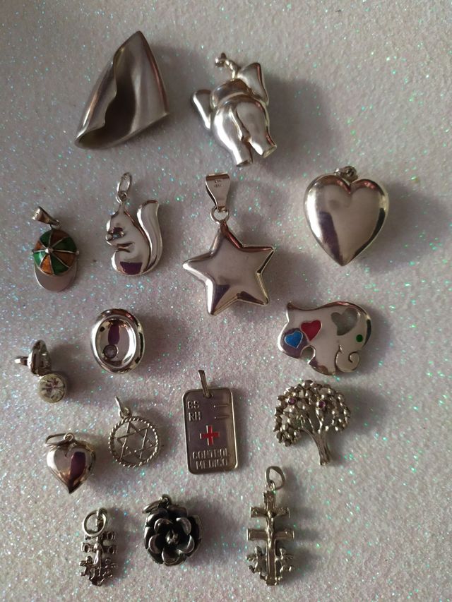 Colgantes varios plata precio según tamaño