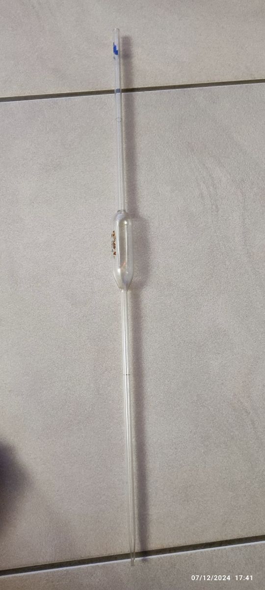 11 Pipetas aforada de 25ml  de vidrio