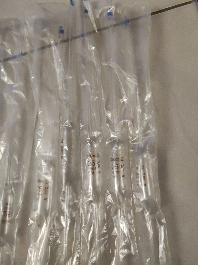 11 Pipetas aforada de 25ml  de vidrio