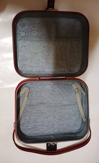 Maleta neceser rígido con asa colgar