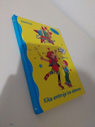 Kika embruja los deberes (Kika Superbruja y Dani) (Spanish Edition)
