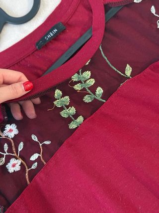 Blusa semitransparente de mujer