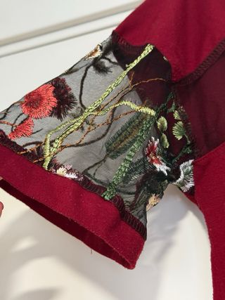 Blusa semitransparente de mujer