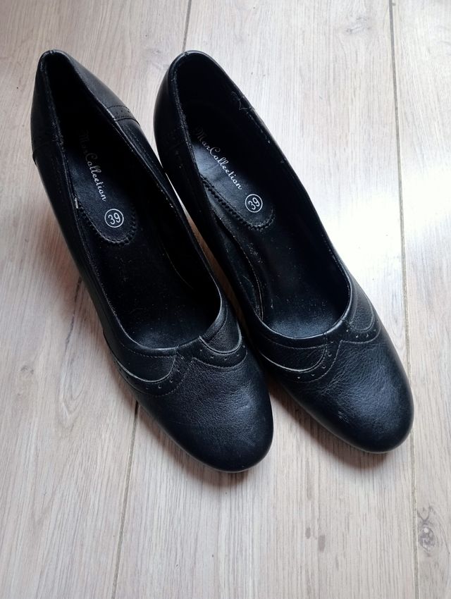 Tacones negros