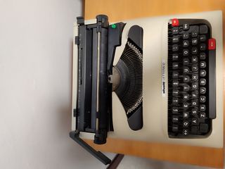 Maquina escribir olivetti Lettera 12
