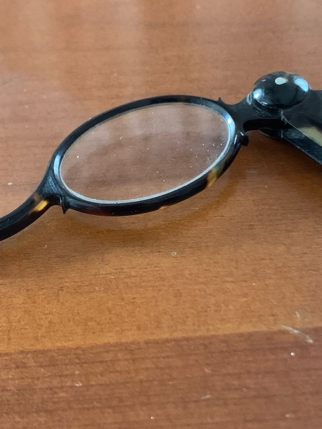 Occhiali antichi in finta tartaruga inizio 900