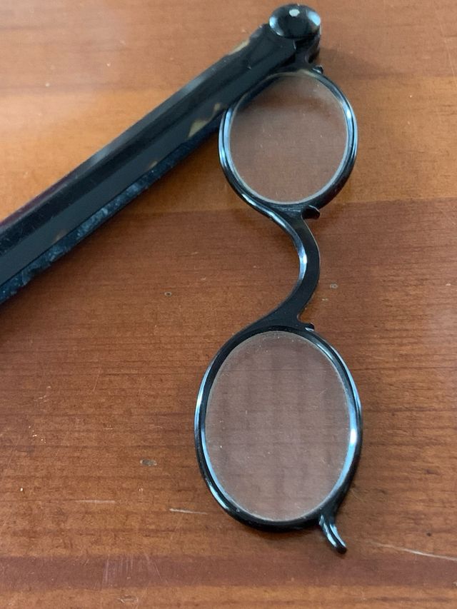 Occhiali antichi in finta tartaruga inizio 900