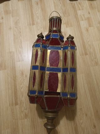 Lámpara árabe gigante antigua 
