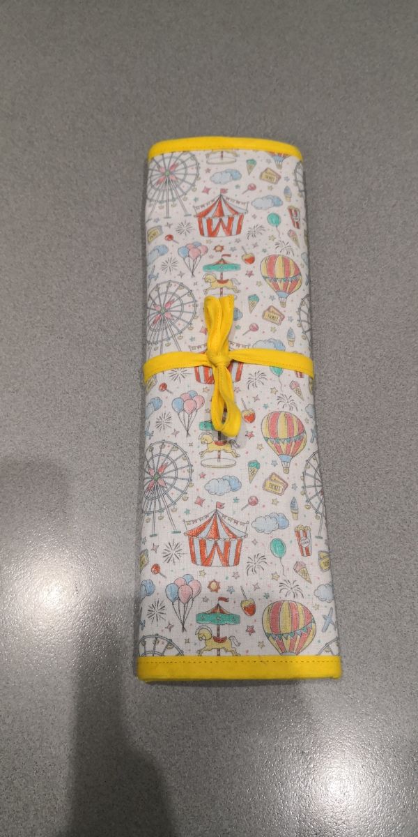 Pizarra plegable con tizas. Nuevo