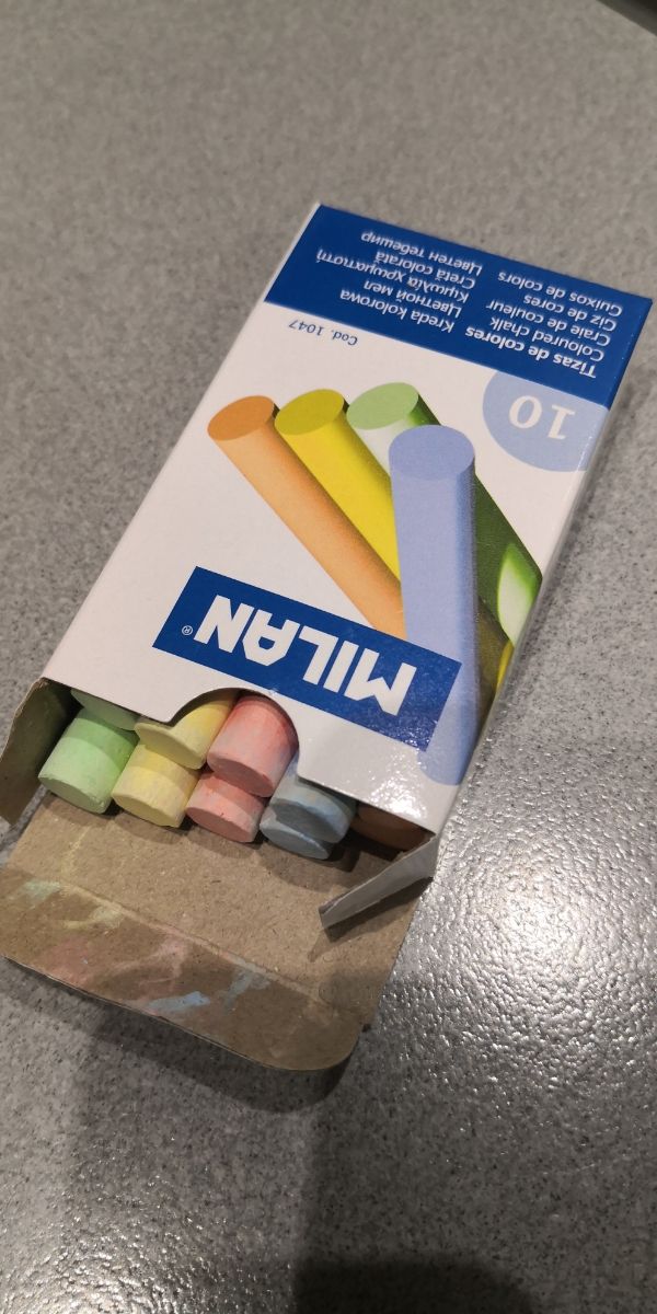 Pizarra plegable con tizas. Nuevo