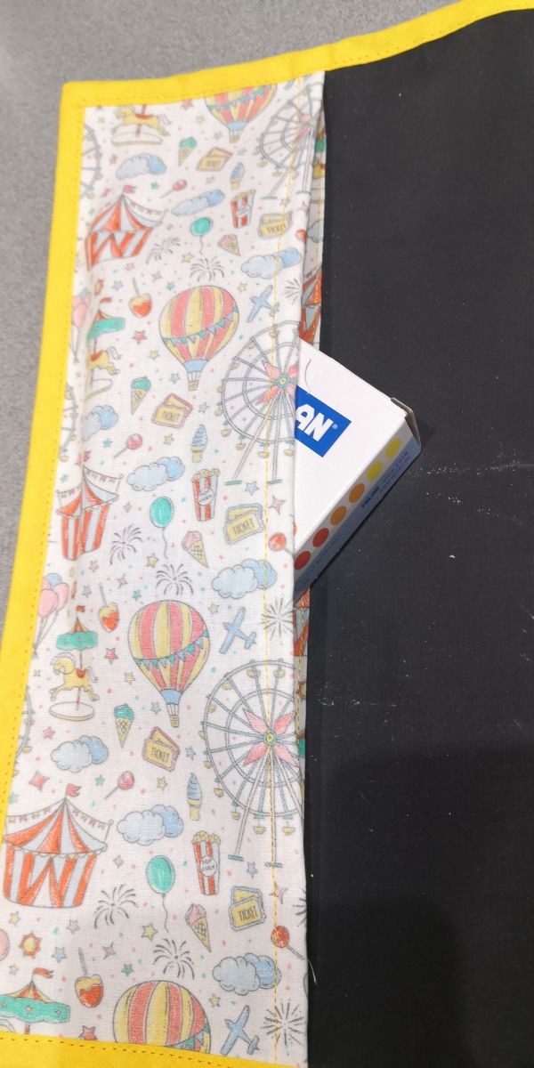 Pizarra plegable con tizas. Nuevo