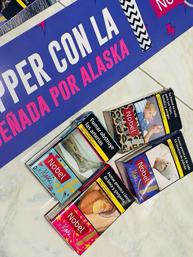 ALASKA FANGORIA Lote NOBEL Display Pegatina