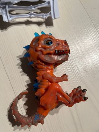 Bebe dinosaurio interactivo Jurassic World