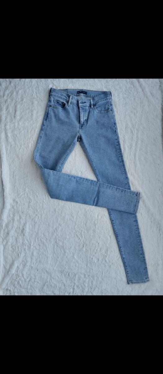 Levis sin uso