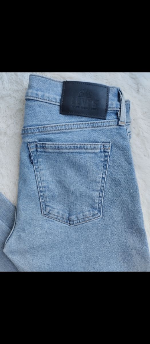 Levis sin uso