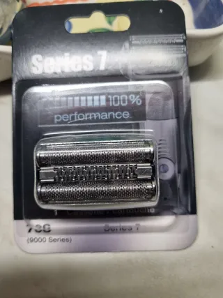 Rasoio Braun serie 7 con accessori