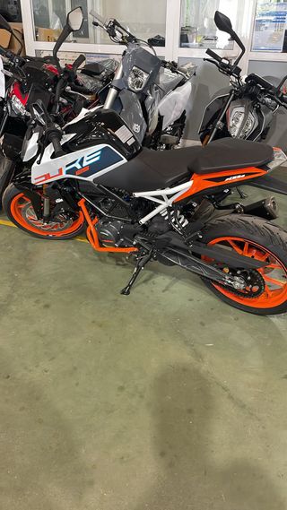 KTM Duke 125