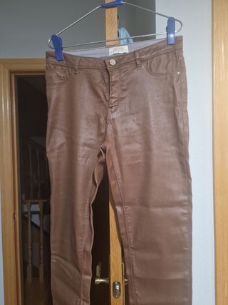 Pantalon efecto piel marrón 44