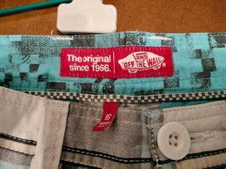 Bermudas cuadros Vans